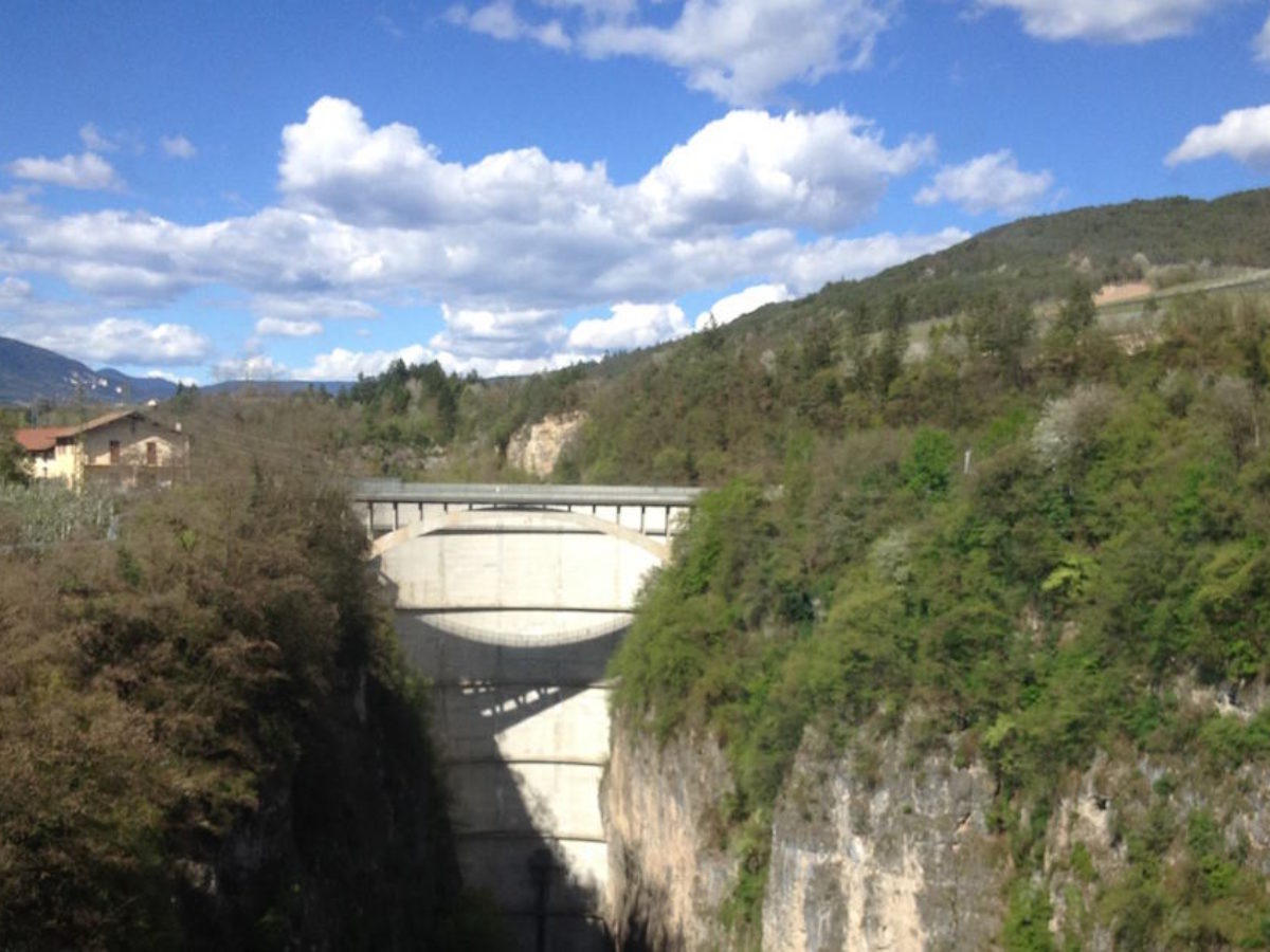 L Italia Ai Piedi Delle Grandi Dighe Tra Vetusta Sicurezza E Futuro Altreconomia