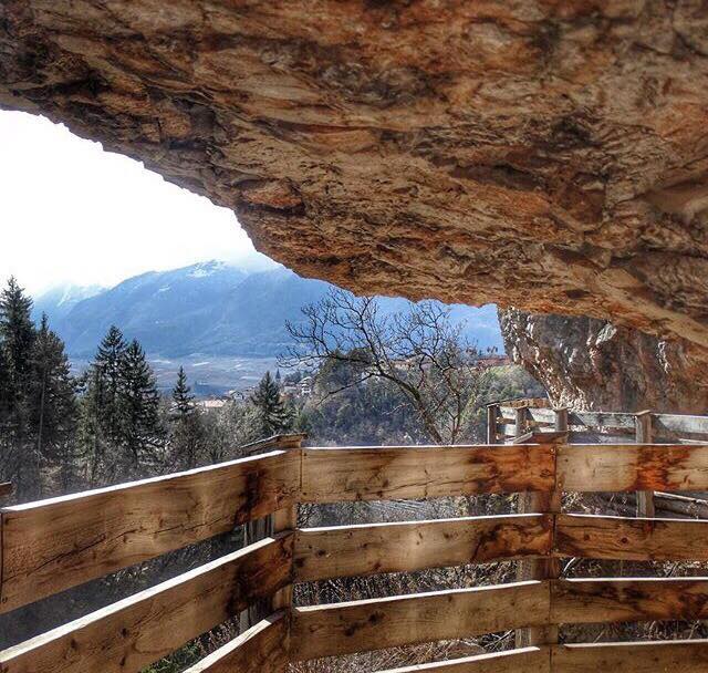 sentiero nella roccia san romedio