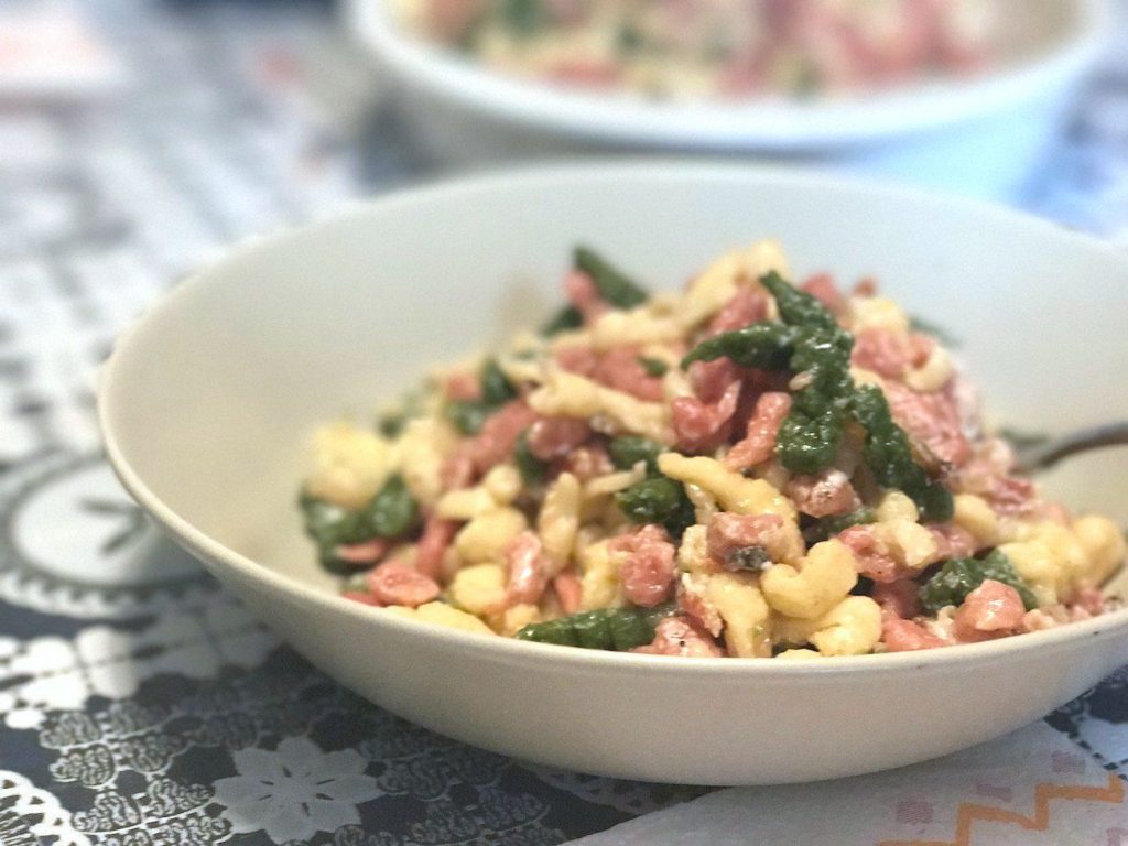 Come si fanno gli Spätzle o gnocchetti tirolesi versione tricolore