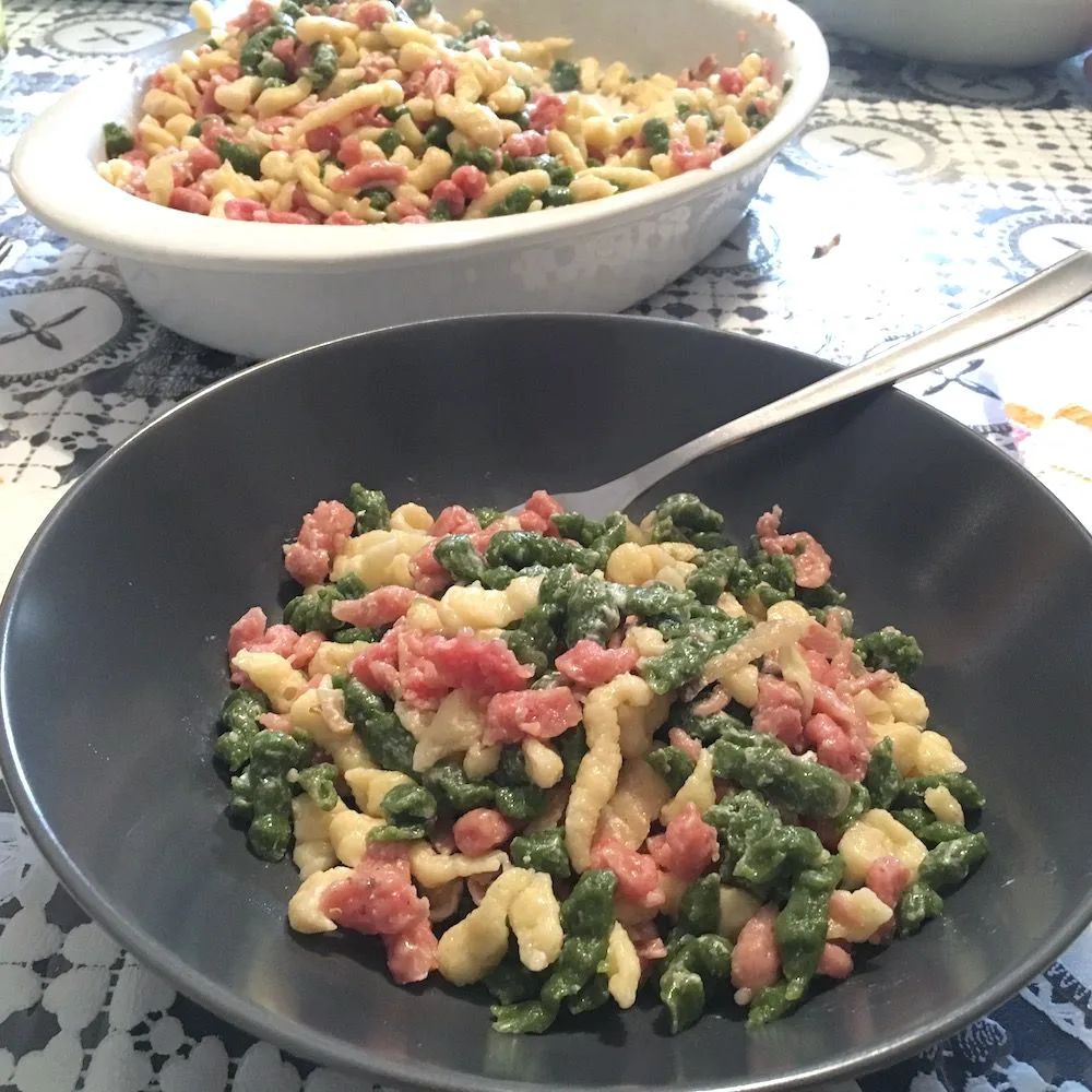 Come si fanno gli Spätzle o gnocchetti tirolesi versione tricolore