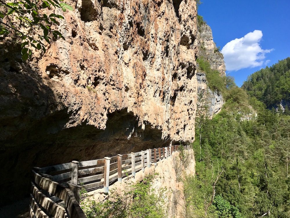 sentiero nella roccia-canale-san romedio-i love val di non