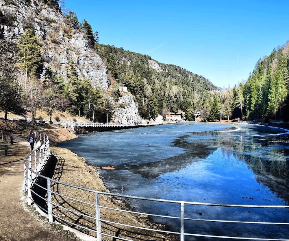 lago smeraldo-fondo-val di non