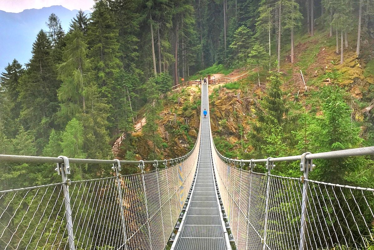 ponte tibetano val di rabbi