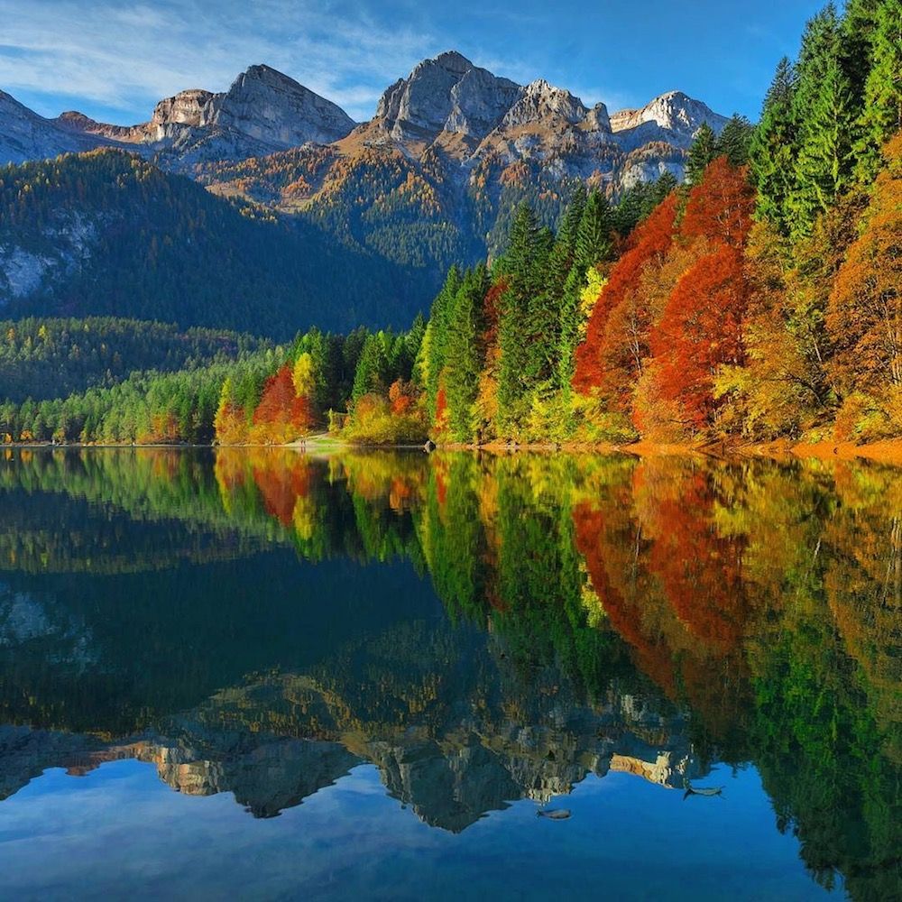 riflessi autunno al lago di tovel