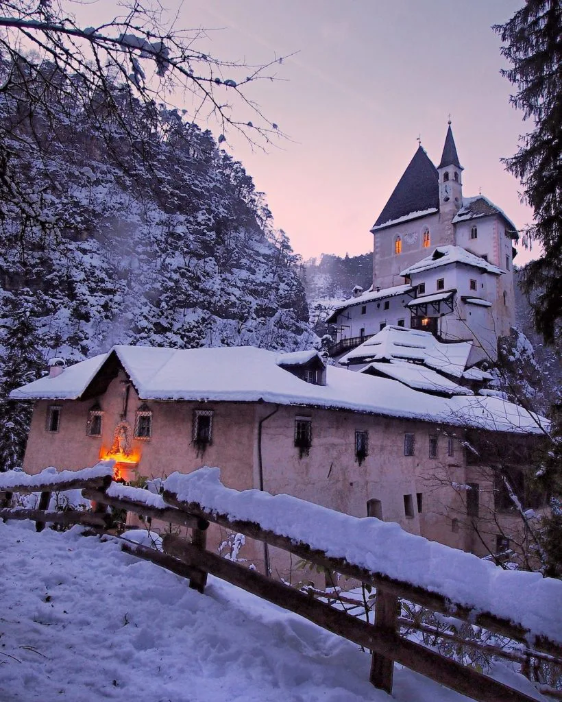 L'eremo di San Romedio - ph Andreas Tamanini festa di san romedio