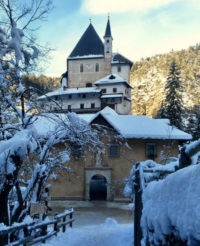 L'eremo di San Romedio - ph. Mary Pinamonti festa di san romedio