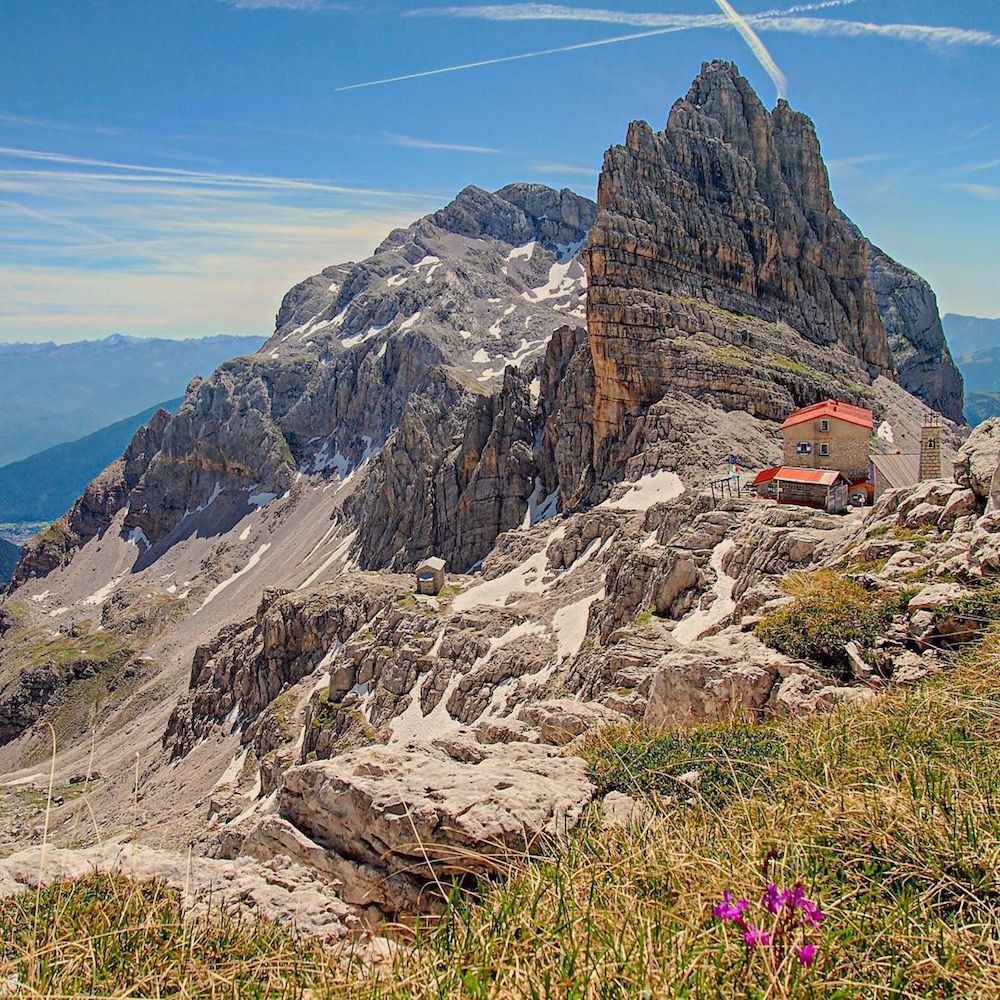 rifugi in trentino-rifugio-pedrotti-dolomiti di brenta