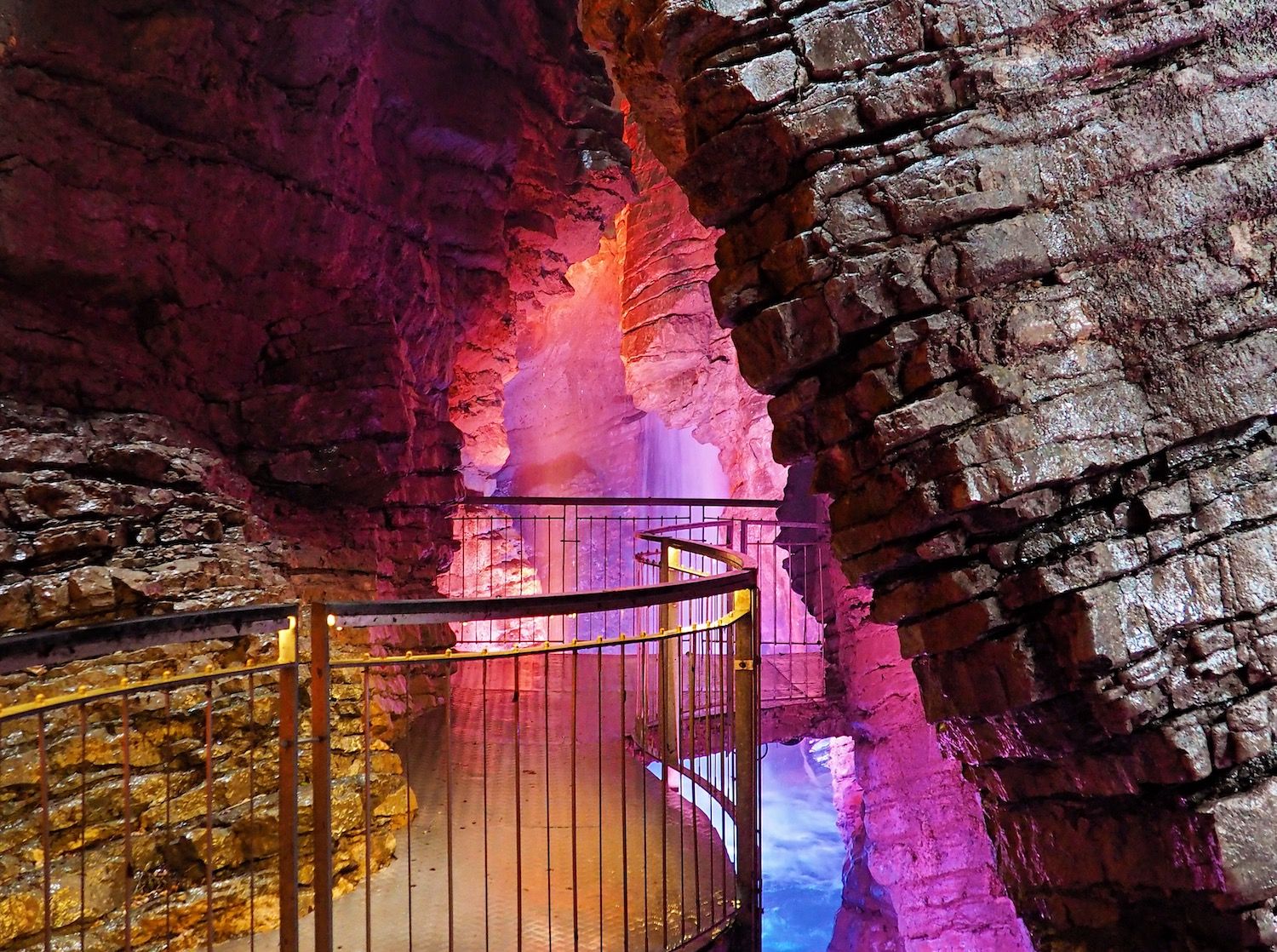 cascata del varone-canyon trentino alto adige