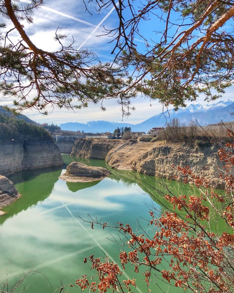 lago di santa giustina in val di non