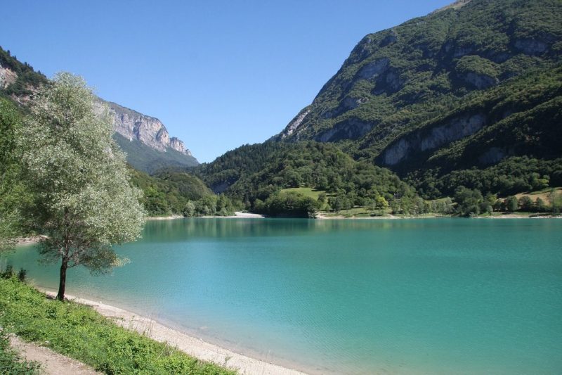 Come arrivare al lago di Tenno in macchina e in bus Trentino