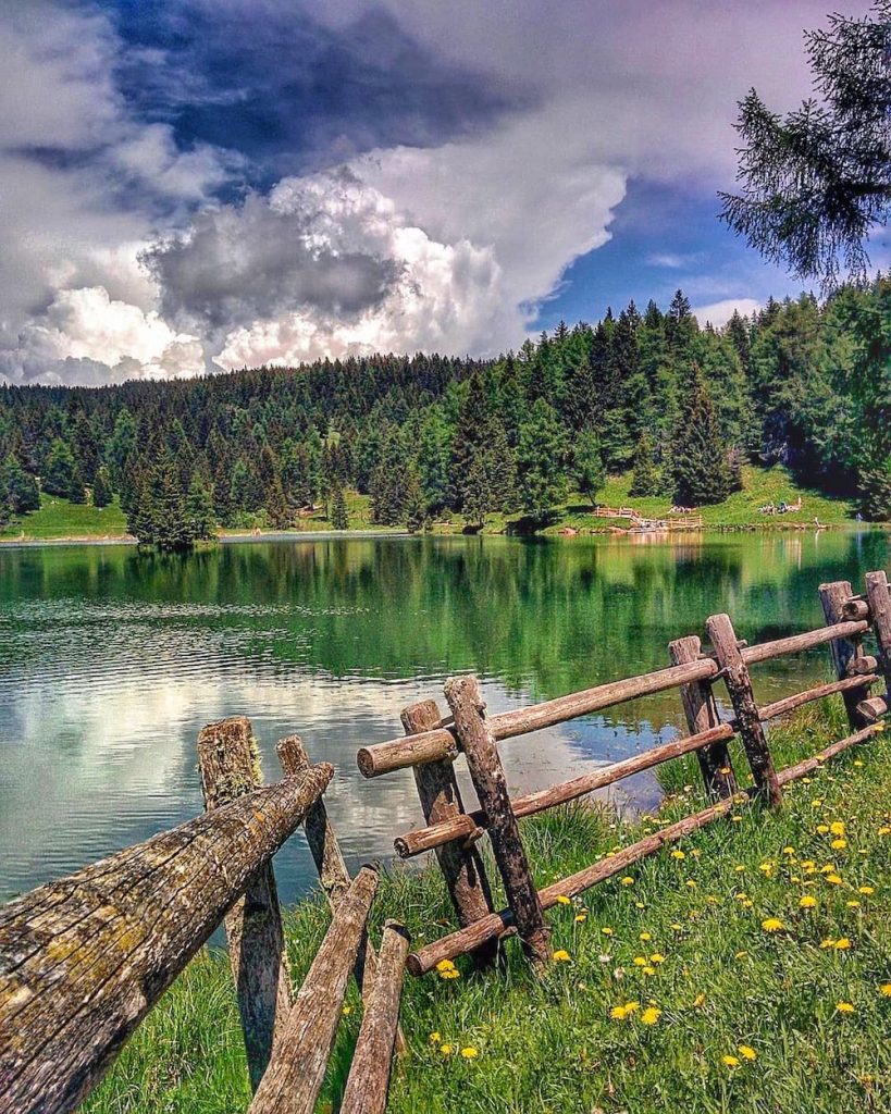 lago di tret in estate