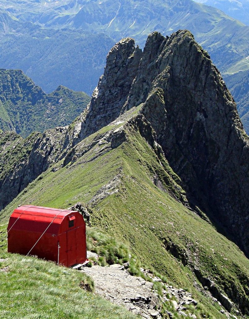 bivacco frattini-differenza rifugio e bivacco baita e malga