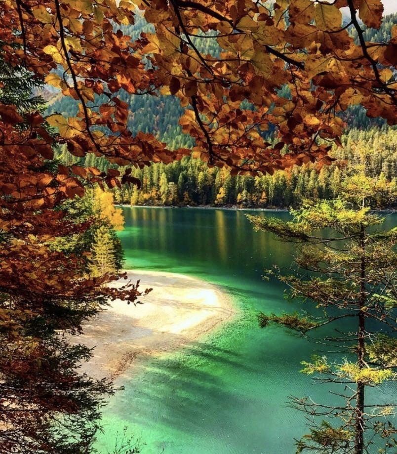 lago di tovel autunno-trentino