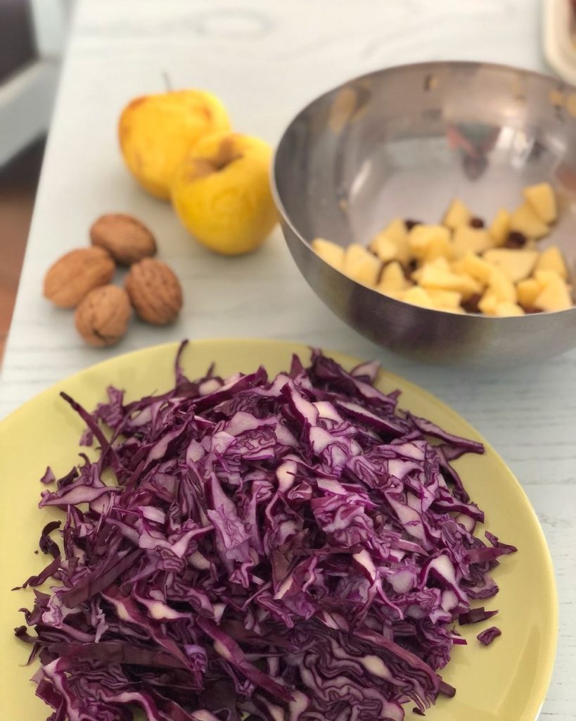 insalata di mele con cavolo viola