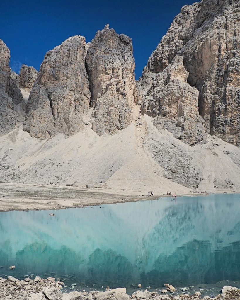 lago di antermoia val di fassa