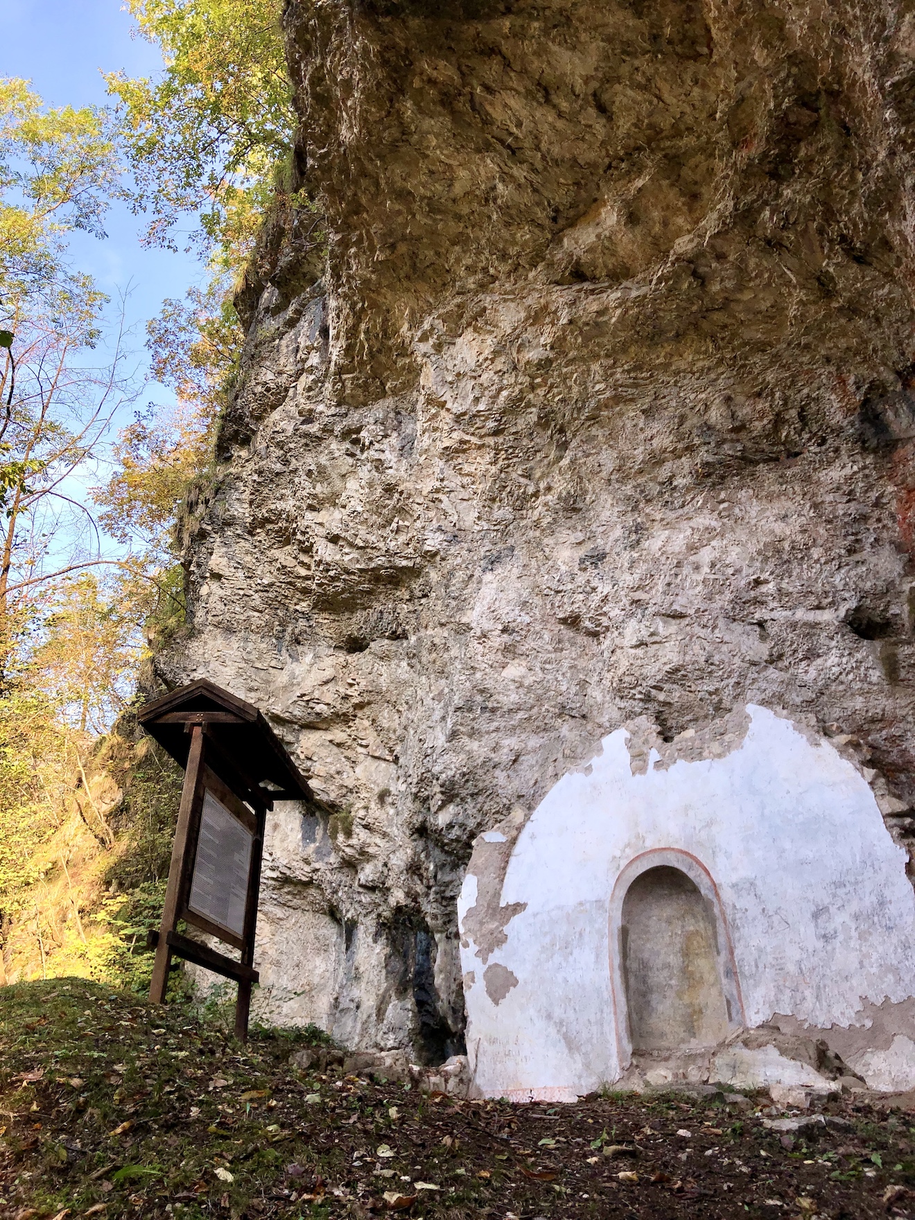 Eremo Di San Gallo Passeggiata Con Vista Sul Lago Di Santa Giustina eremo-di-san-gallo-passeggiata-con-vista-sul-lago-di-santa-giustina