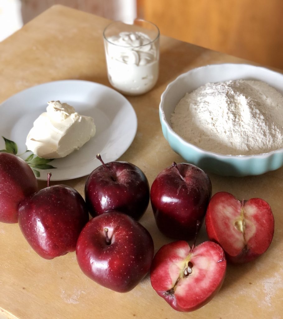 ingredienti per strudel con impasto alla panna