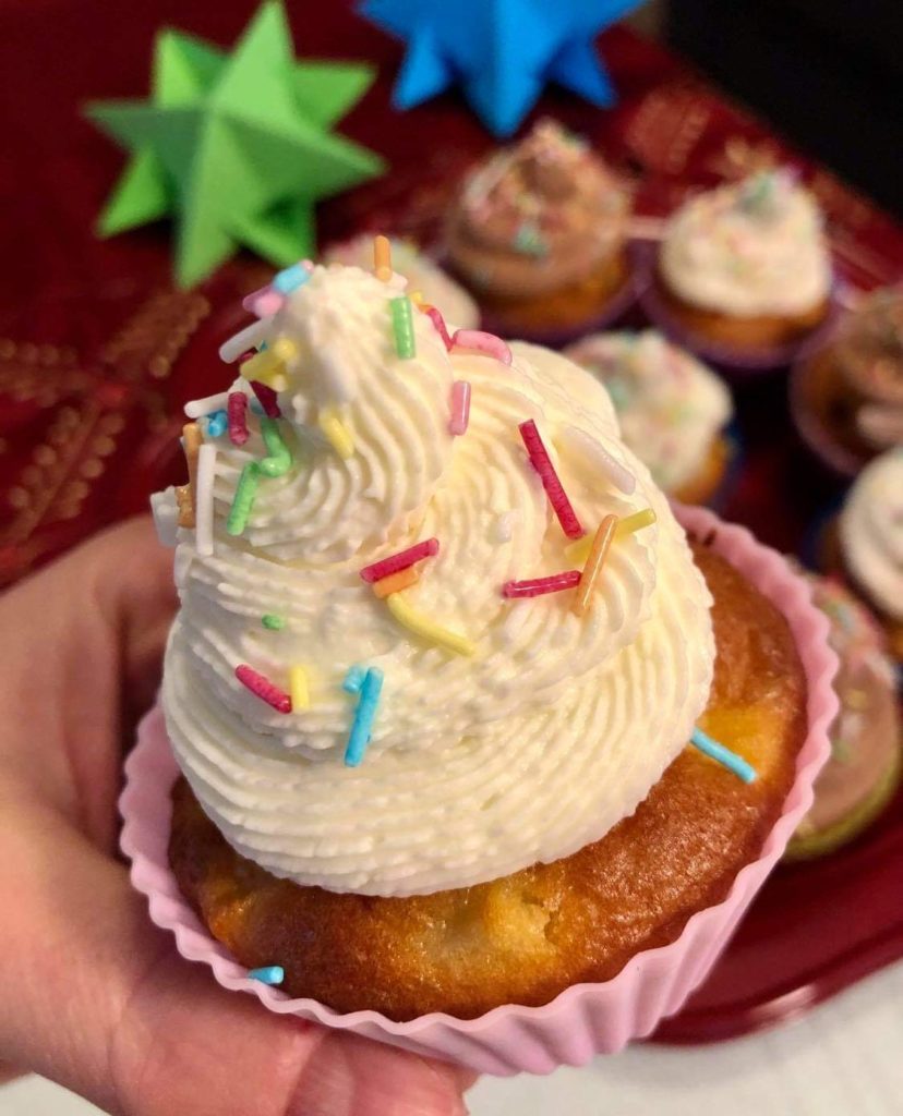 muffin allo yogurt e mele con crema di formaggio