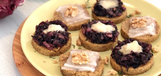 crostini di polenta-radicchio-lardo