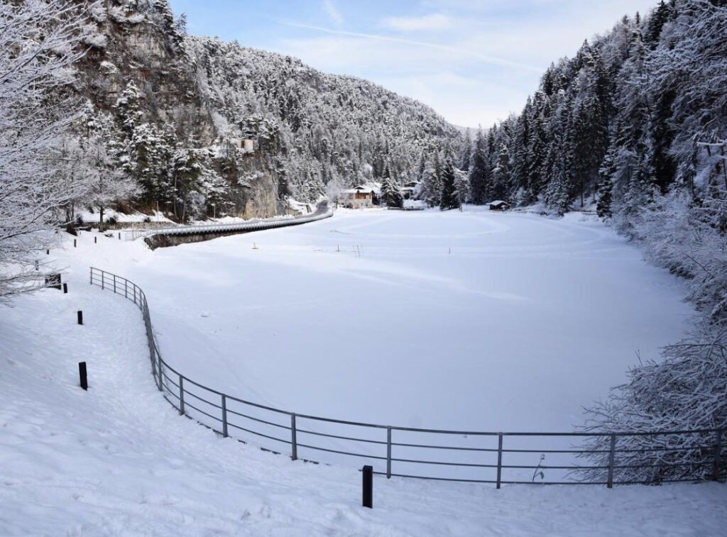 inverno lago smeraldo fondo