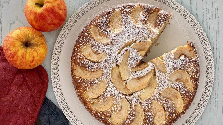 Torta di mele senza burro, la ricetta facile e buonissima