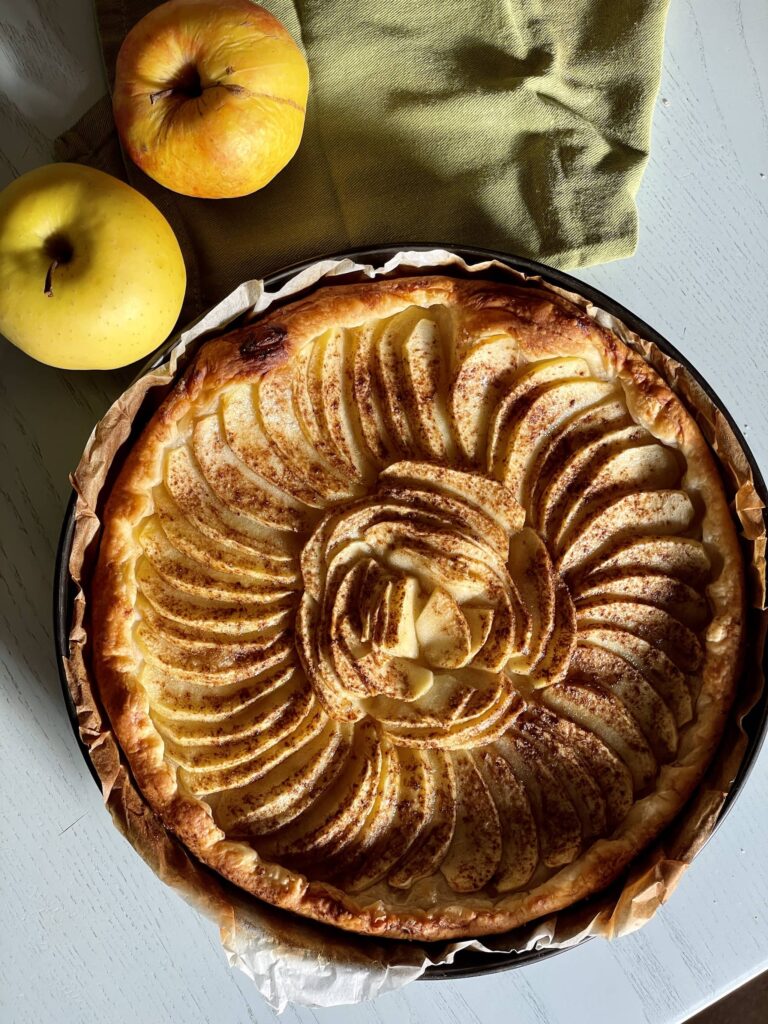 torta di mele e pasta sfoglia