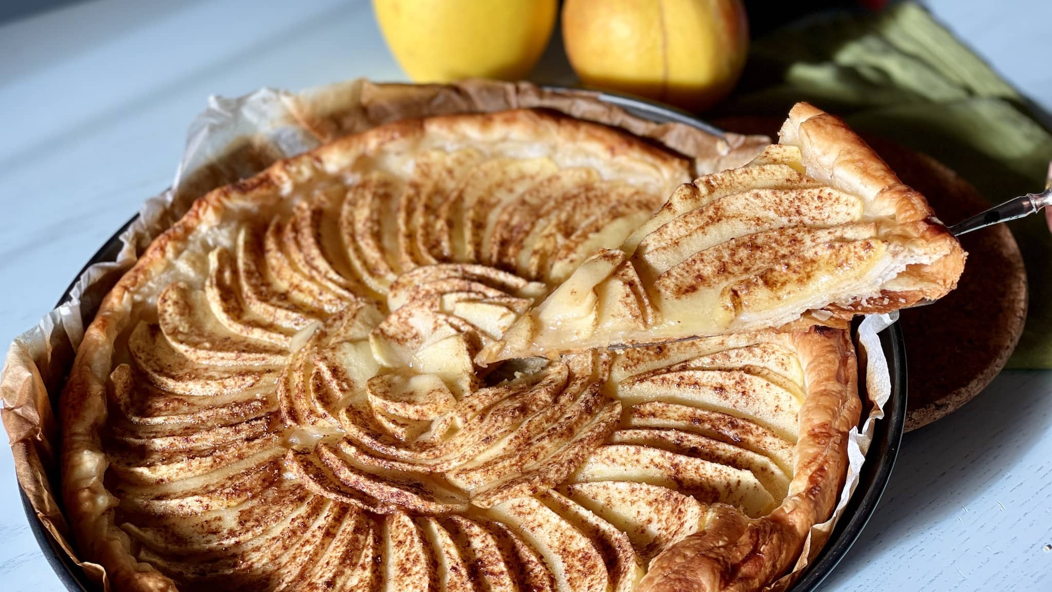 torta di mele e pasta sfoglia