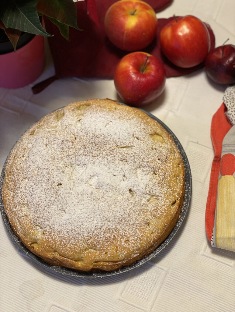 torta di mele con ricotta e amaretti