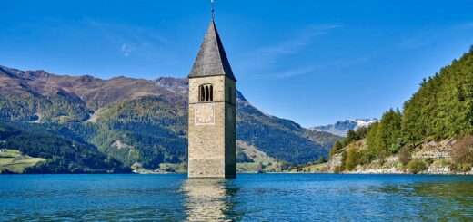 lago di resia autunno-reschensee