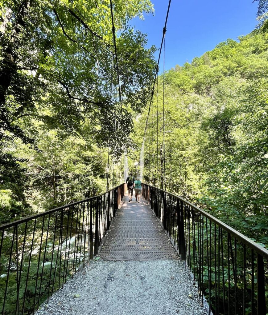 ponte sospeso gola di lana