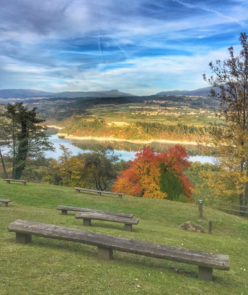 vista sul lago di santa giustina