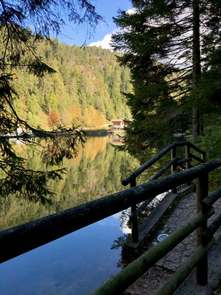 lago smeraldo fondo