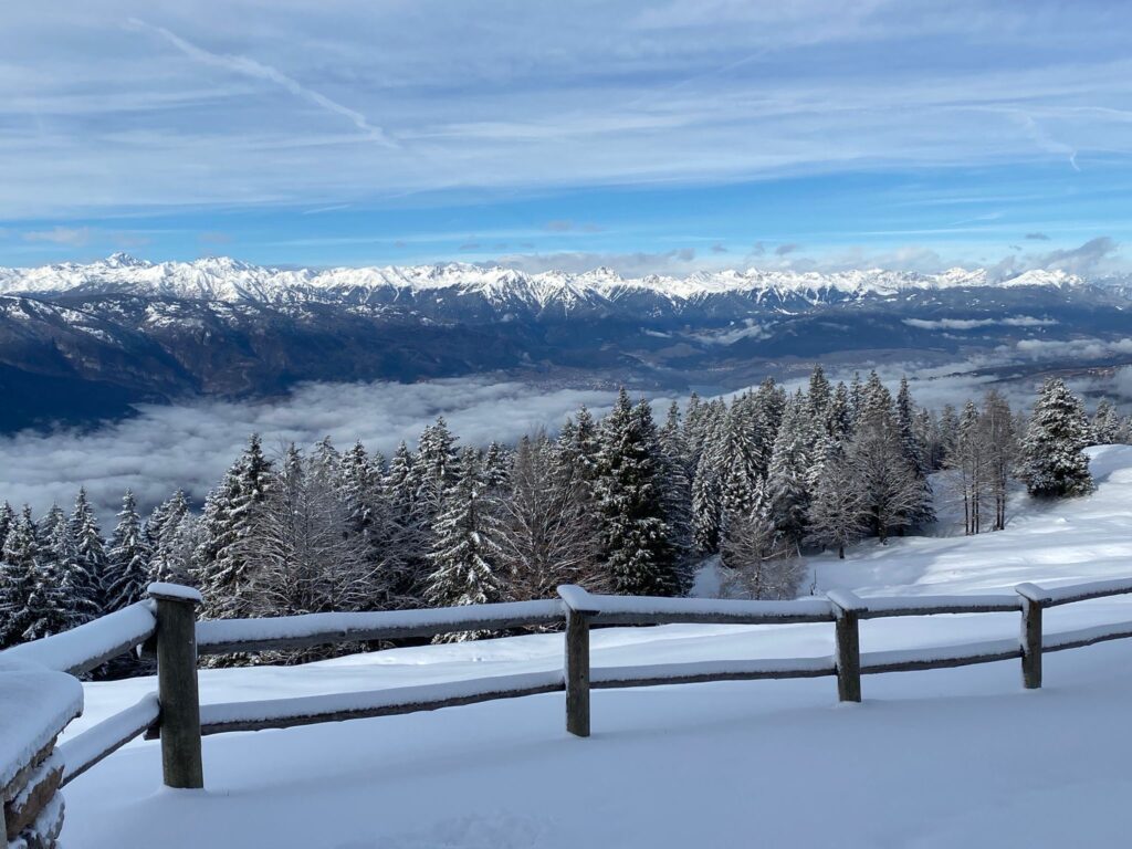 vista sulla val di non in inverno